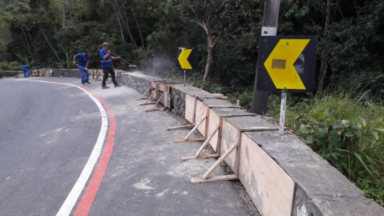 Muros da Rodovia Interpraias receberam manutenção