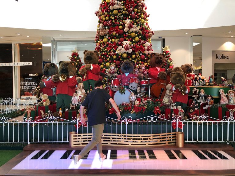 Espetáculo de Natal recebe o Papai Noel no Balneário Shopping nesta sexta