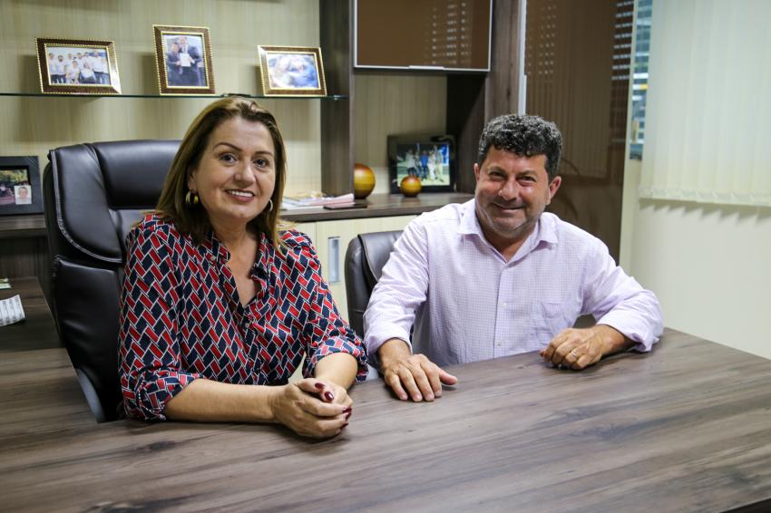 Elizeu Pereira se licencia e Nena Amorim assume vaga na Câmara de BC