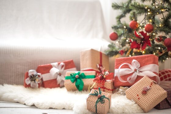 Levantamento mostra que ceia de Natal poderia ser 30% mais barata e presentes até 70%