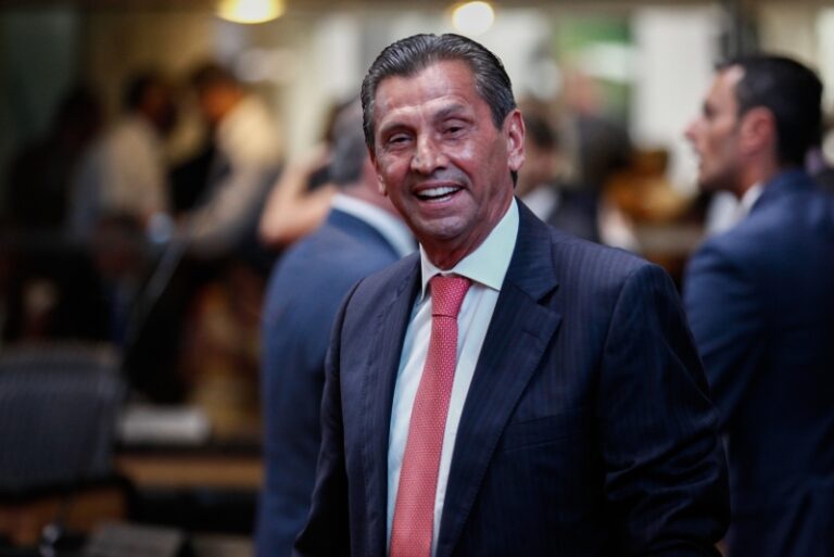 Plenário da Alesc revoga prisão e afastamento do deputado Julio Garcia