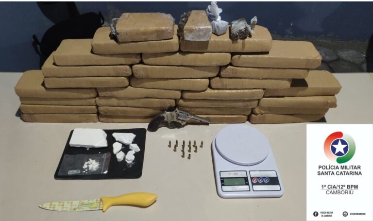 PM prende traficante com 17kg de maconha, 205g de cocaína e revólver em Camboriú