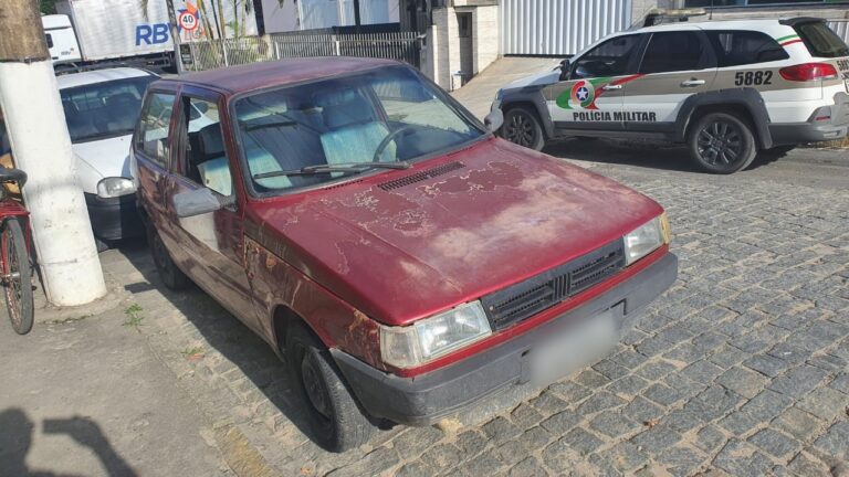 Três meses após roubo, vítima encontra seu carro estacionado em Camboriú