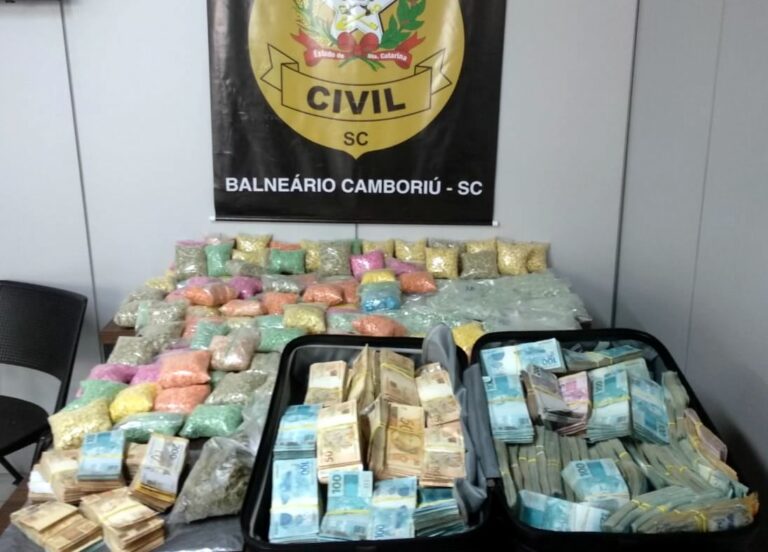 Operação @Express: Polícia Civil apreende cerca de R$ 900 mil e 100 mil comprimidos de ecstasy