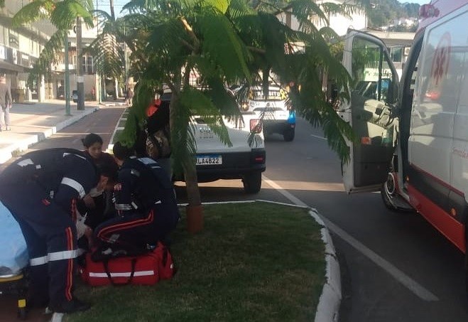 Veículo de tração humana e ciclista se colidem na ciclovia da Av. Martin Luther