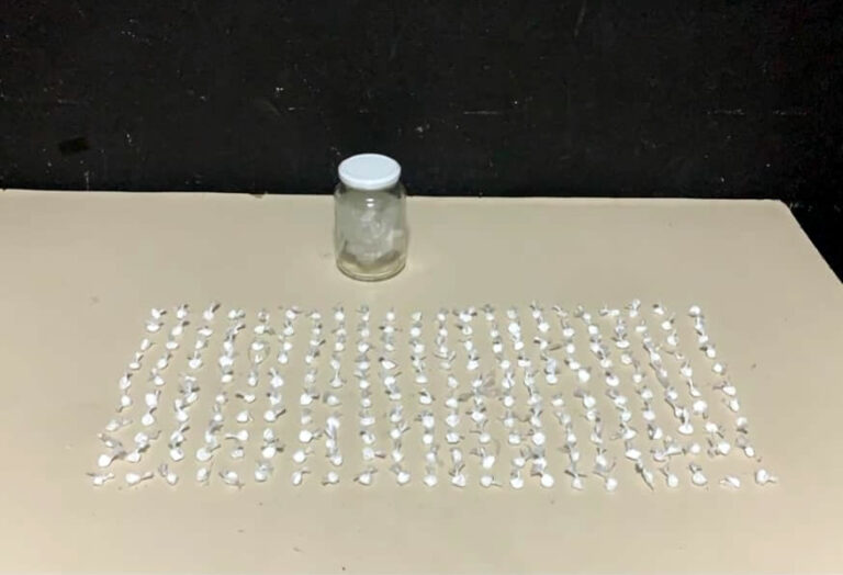 Traficante é preso com 220 porções de cocaína no bairro Cordeiros, em Itajaí