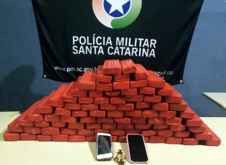 Casal é preso com 40 quilos de maconha em Balneário Camboriú