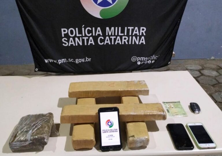 Dupla é presa com cinco quilos de droga após perseguição por terra e ar