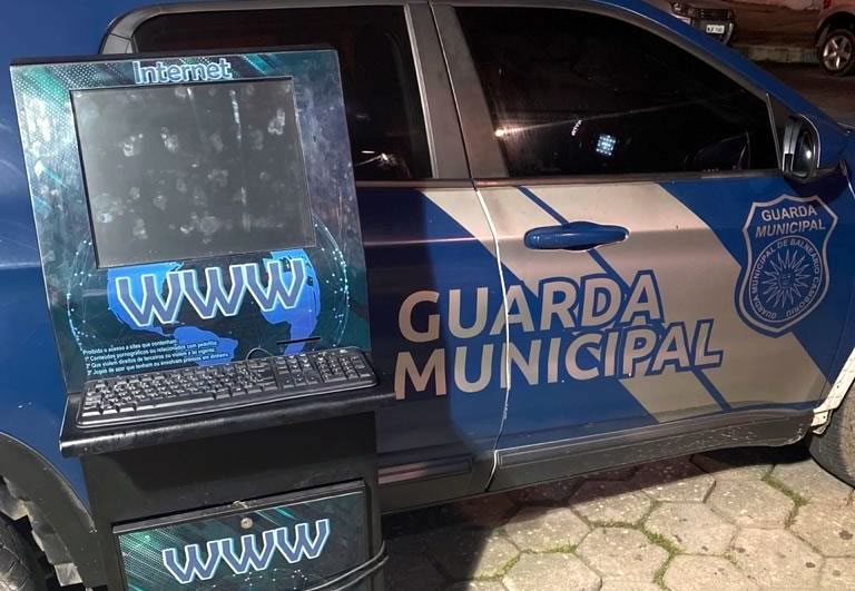 Guarda Municipal apreende máquina de jogos de azar na Rua 3100