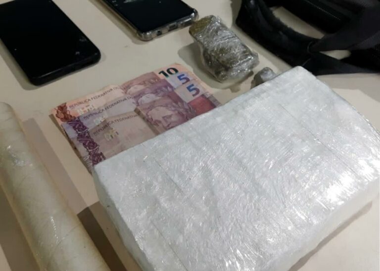 PM apreende 1 kg de cocaína, 50 gramas de maconha e prende dois