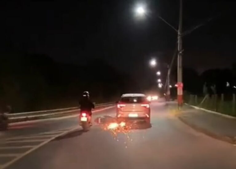 Motorista embriagado é preso após arrastar moto em Camboriú