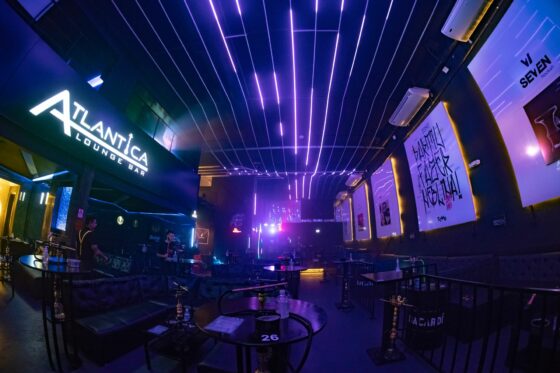 Atlântica Lounge Bar oferece essências de primeira qualidade em localização privilegiada