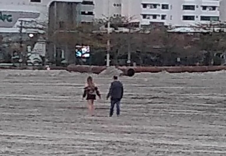 Praia alargada já virou motel a céu aberto em Balneário Camboriú