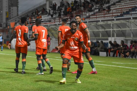 Campeonato Catarinense: Camboriú FC vence o Joinville em Brusque