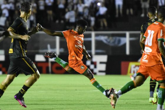 Camboriú FC perde para Figueirense mas mantém quarto lugar