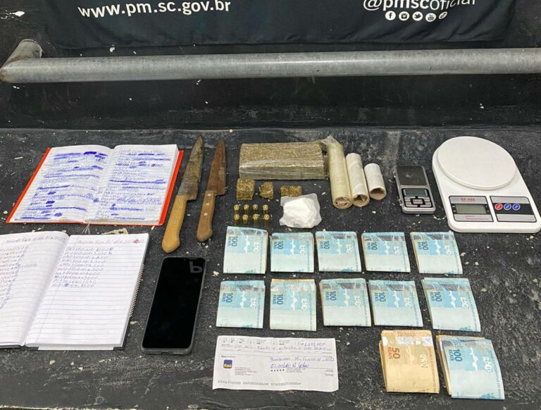 Traficante é preso com mais de R$ 12 mil após discutir com a mulher