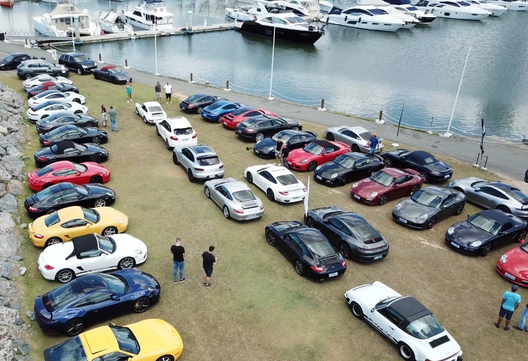 Maior encontro de Porsche do Sul do Brasil reúne mais de 80 carros de luxo em Itajaí 1 porsches