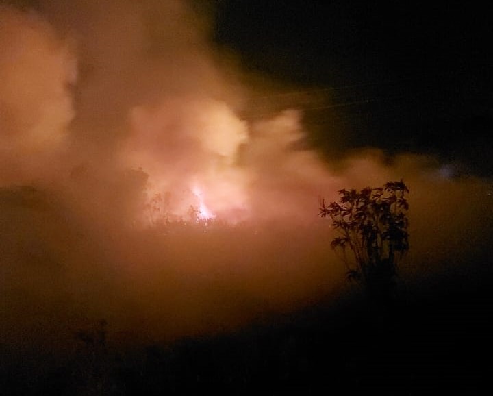 Mais um incêndio florestal é combatido em Itapema, em 3 semanas