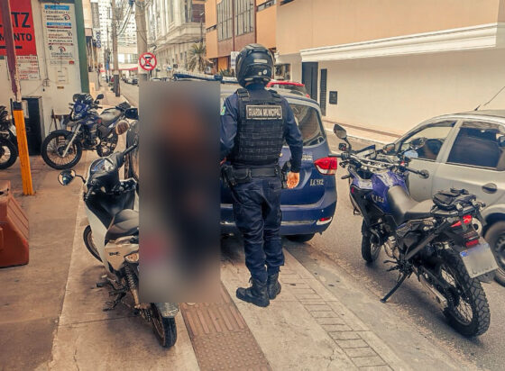 Menor de idade é detida com moto furtada na rua 1300