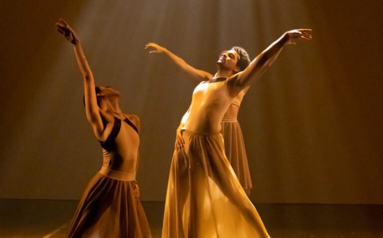 Espetáculo celebra Dia da Dança no Teatro Bruno Nitz sábado