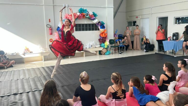 Bailarinas do Projeto Oficinas de BC comemoram Dia Internacional da Dança