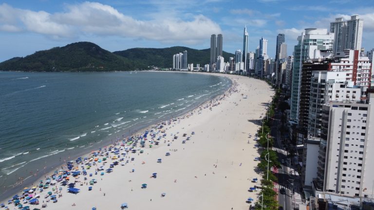 Feriado em Balneário Camboriú: ocupação hoteleira estimada em 80%