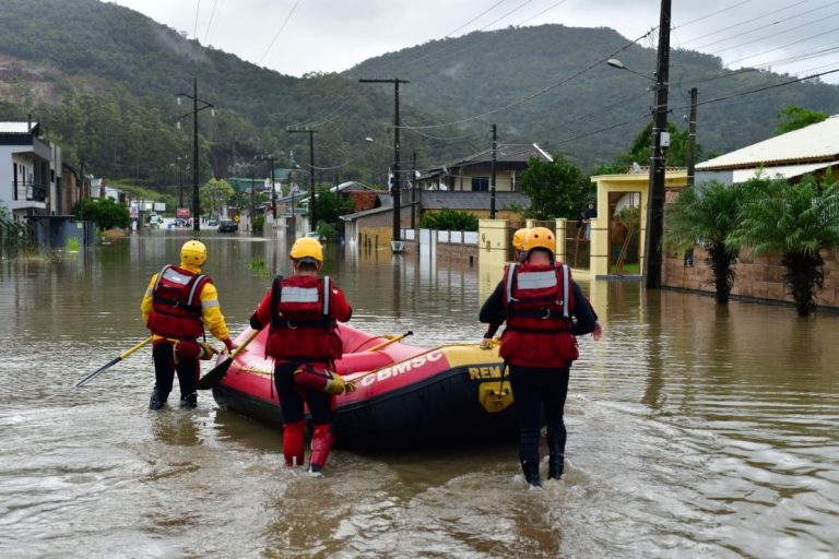 Ciclone extratropical: Bombeiros alertam para medidas de segurança