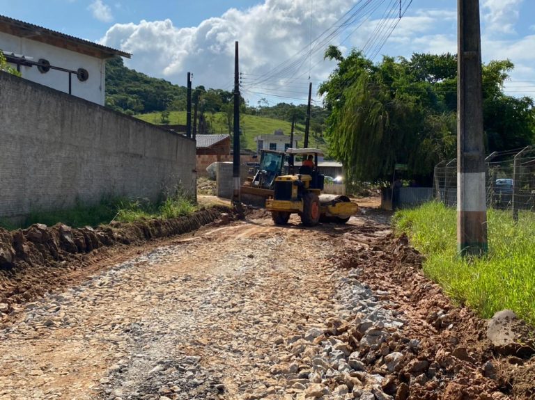 Ruas Monte Verde, Laranjeiras e Toca recebem pavimentação asfáltica