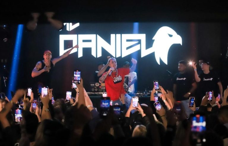 MC Daniel, o Falcão do Funk, se apresenta nesta sexta em Balneário Camboriú