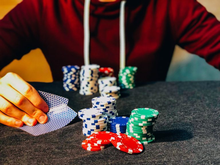 O que é Blefar no Poker?