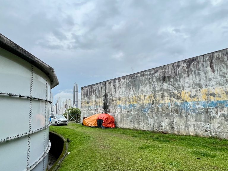 Módulos de concreto do reservatório R2 começam a ser reformado nesta quinta