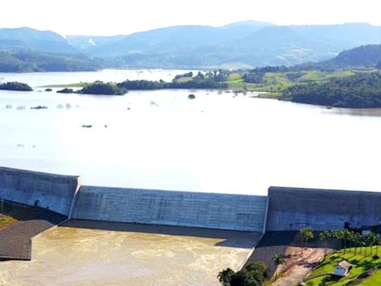 Súplicas em vão: Defesa Civil determina o fechamento das 7 comportas da barragem de Taió