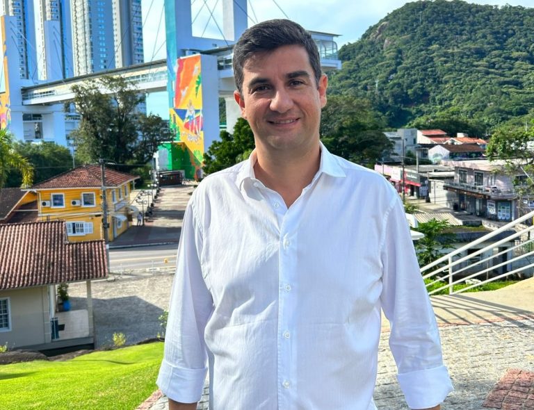 Vereador André Meirinho apresenta Relatório de Ações de 2023