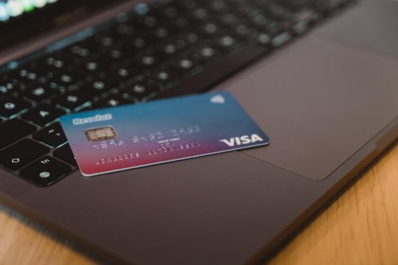 Vantagens de usar cartões de crédito Visa vs. MasterCard em cassinos online