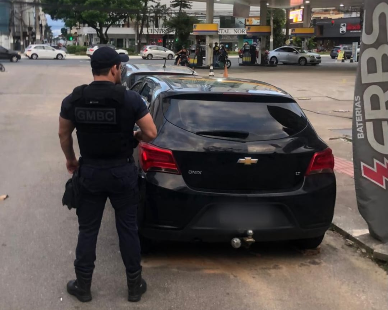 Veículo furtado é localizado pela Guarda Municipal na Rua Andorinha