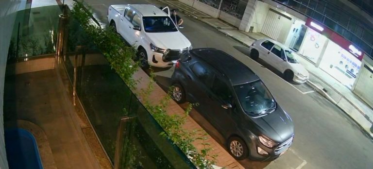 Toyota Hilux é furtada na Rua 600 em Balneário Camboriú